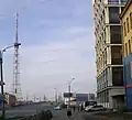 La torre de televisión de San Petersburgo (a la izquierda) y el puente (centro) tomados junto con varias torres de pisos