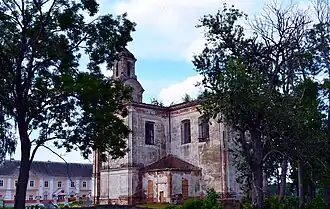Ruinas de la iglesia Misionera de la Santísima Trinidad (1763-1785) en Lískava.