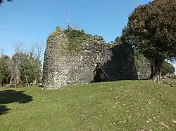 Vista frontal de la fortaleza de Kindgi