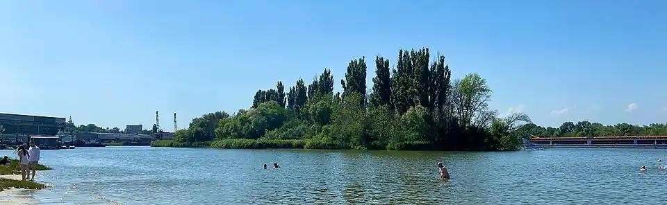 Alameda sobre el Don en la playa de la ciudad de Azov