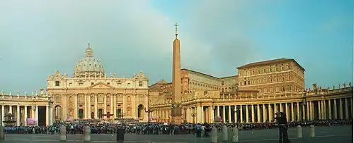 Plaza de San Pedro y la columnata de Bernini