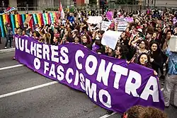 "Mujeres contra el fascismo"