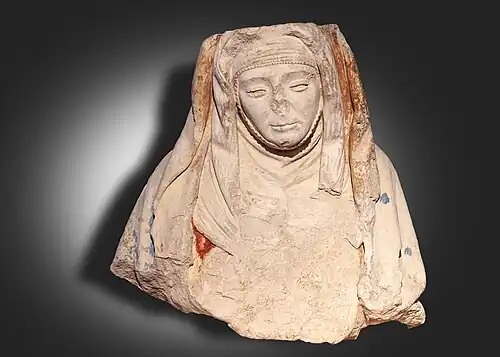 Busto de santa mujer decorado del siglo XIV.[21]​