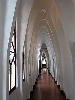 Galería de arcos parabólicos