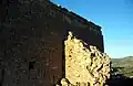 Vista de las ruinas de la ermita de Santa Bárbara en Ademuz (Valencia), con detalle del machón meridional. Siglo XVII.