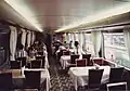 Vista interior del coche restaurante 168-3000 en julio de 1999