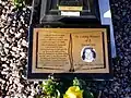 Placa en la tumba del voluntario Bobby Sands