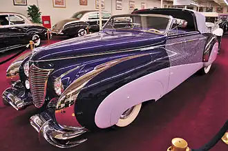 Cadillac Series 62 descapotable (1948) carrozado por Saoutchik.