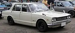 Nissan Skyline 2000GT-R sedán (PGC10) fase 1