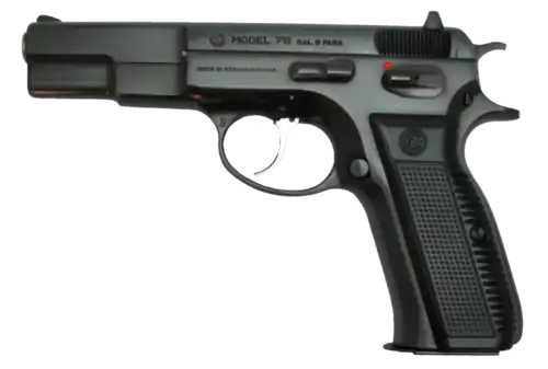 Pistola FAMAE FN-750 calibre 9mm Parabellum, fabricada bajo licencia de la CZ 75 checa