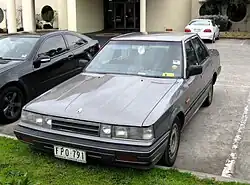 Nissan Skyline Ti sedán (1986 a 1988)