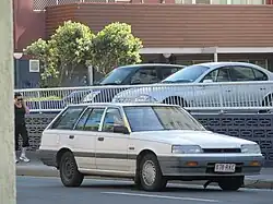 Nissan Skyline GXE guayín de 1988 a 1990
