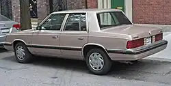 Dodge Aries sedán 4 puertas (1988)
