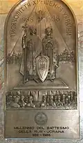 Placa conmemorando los mil años de Cristianismo en Rusia y Ucrania.