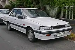 Nissan Skyline Ti sedán (1988 a 1990)