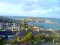 Vista del puerto de St. Ives con la bahía al fondo