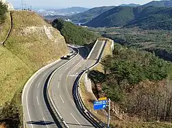 Una Rampa de Escapada de la Emergencia en Misiryeong Carretera Penetrante en Gangwon Provincia, Corea