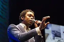 Typhoon («Comeback Stage», dúo, 12)