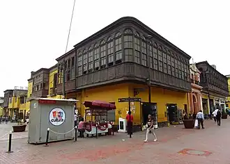 Balcones en el jirón Trujillo.