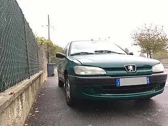 Cupé de 3 puertas, sedán notchback de 4 puertas y sedán hatchback de 5 puertas