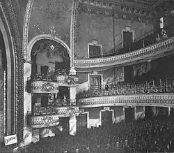 El Teatro de la Calle 86 (ya demolido) cerca de la Tercera Avenida