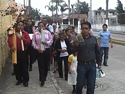 Tradición de la levantada de cruz de un difunto al término de su novenario
