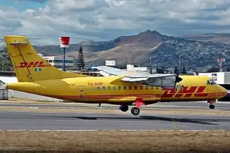 ATR 42-320F de DHL Guatemala aterrizando en el Aeropuerto Internacional Toncontín