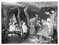 Familia yaqui en su huída a Arizona ca. 1910
