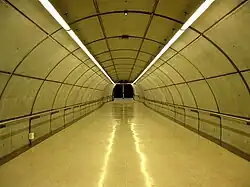 Pasillo del acceso Azeta