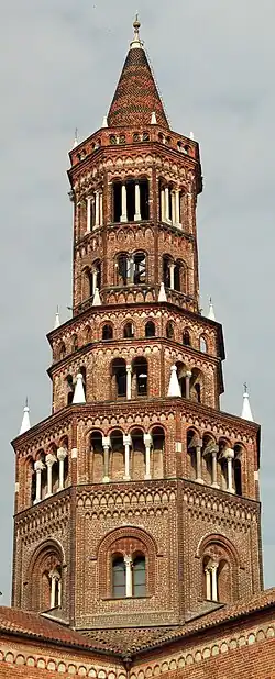 Cuadríforas, tríforas y bíforas en la Ciribiciaccola de la abadía de Chiaravalle