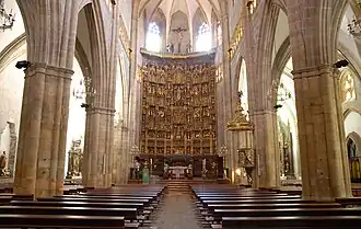Basílica de Lequeitio (1374-1487). El retablo mayor es de 1514.