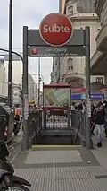 Acceso sobre la Av. Corrientes