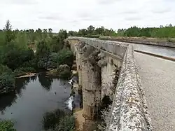 Acueducto de Abánades sobre el río Valdavia