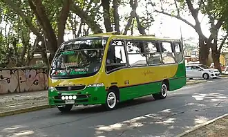 Senior GV circulando en Limache, Chile