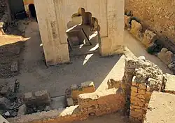 Base del pabellón almorávide, con restos de letrinas privadas a su alrededor.