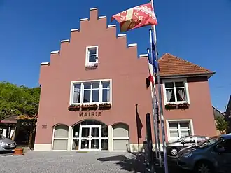 Bandera blasonada en Griesheim-près-Molsheim.