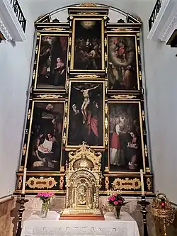 Retablo de la capilla del Sagrario en la Parroquia de San Jaime y Santa Ana de Benidorm.