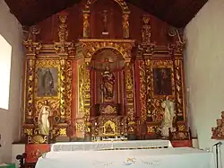 Altar mayor de la iglesia de Orosi.