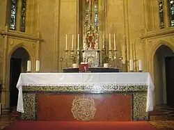Altar mayor y sagrario