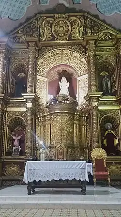 Altar mayor de la Iglesia de la Encarnación, obra atribuida al maestro Sebastián del siglo XVIII