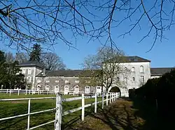 Antigua Escuela agrícola de Grandjouan, convertida en edificio privado tras su traslado a Rennes