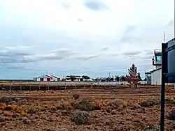 Hangares e instalaciones varias del predio.