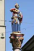 Estatua de Anna Seiler, fundadora del Hospital de Berna en 1354.