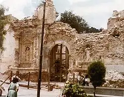 Fachada de la Iglesia de San Sebastián de Antigua destruida casi por completo