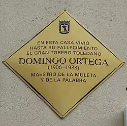 Placa en la calle Raimundo Fernández Villaverde, en el barrio de Trafalgar en Madrid.