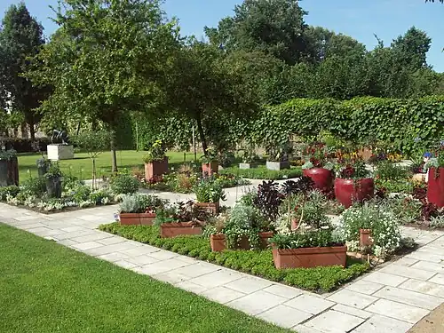 Una soleada sección del Arboretum Gaston Allard.