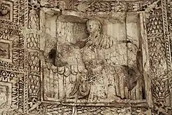 Relieve de la bóveda: la apoteosis de Tito.