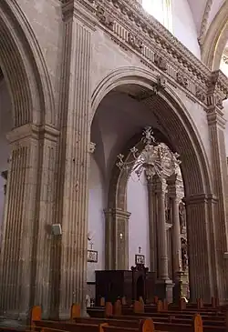 Detalle de uno de los arcos.