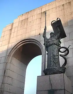 Detalle del monumento al Expedicionario.