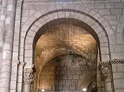 Arco peraltado